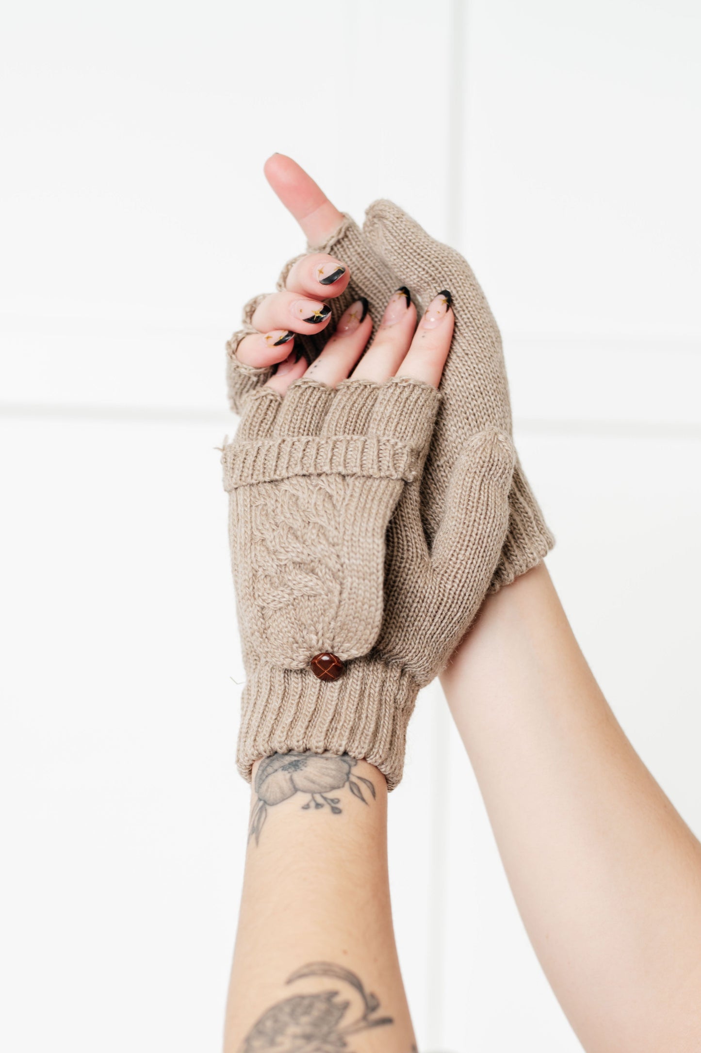 Cozy Flip Top Cable Knit Gloves Duo