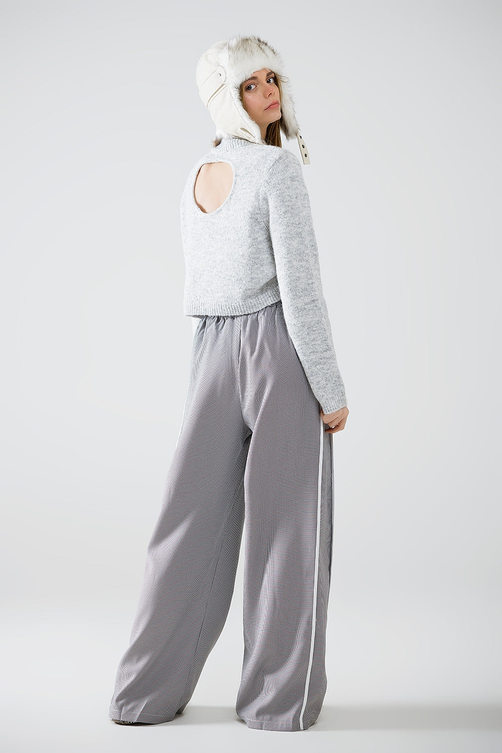 Soft Elegance Open-Back Sweater in Grey