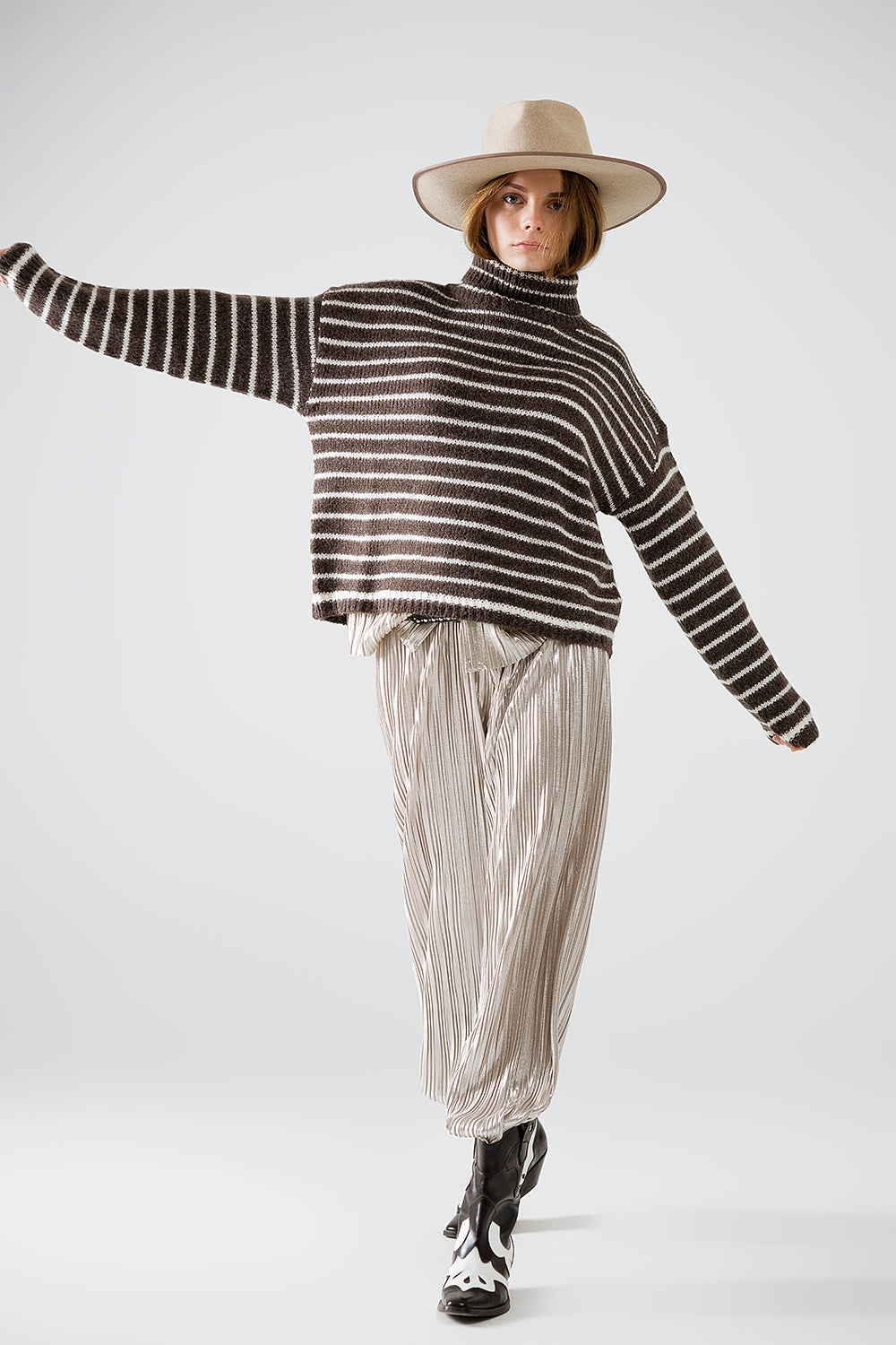 Cozy Stripes Turtleneck Sweater - Brown