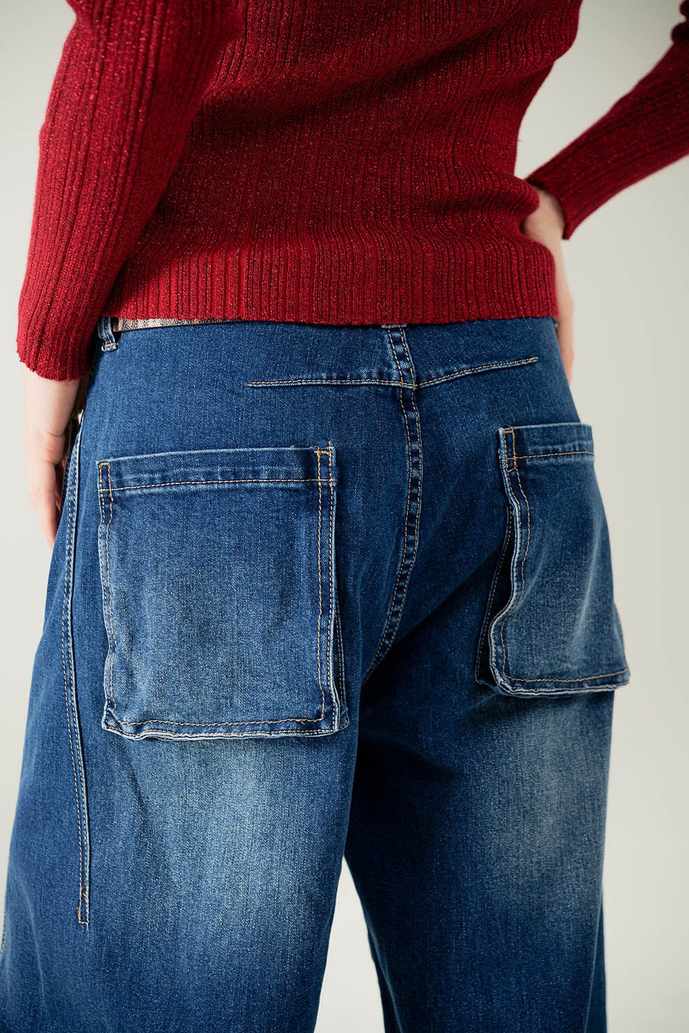 Relaxed Balloon-Leg Jeans in Mid Wash