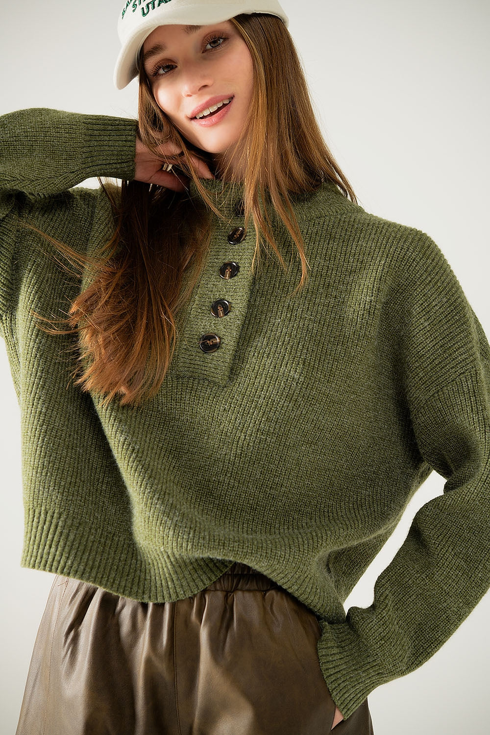 Cozy Buttoned Knit Sweater in Green