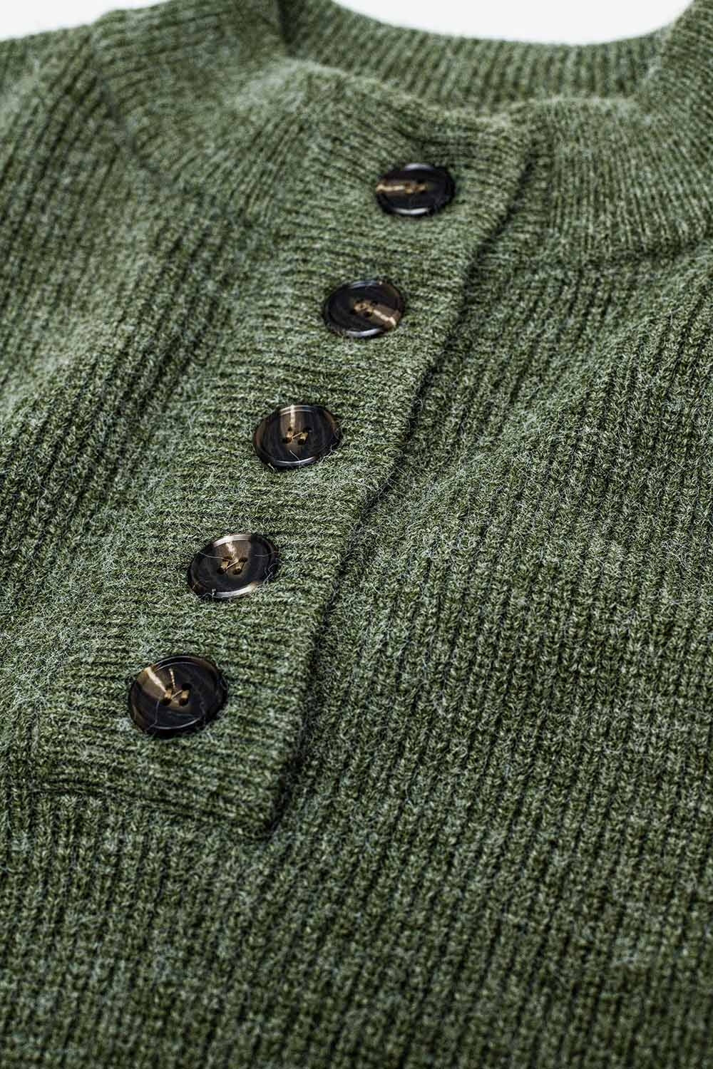 Cozy Buttoned Knit Sweater in Green