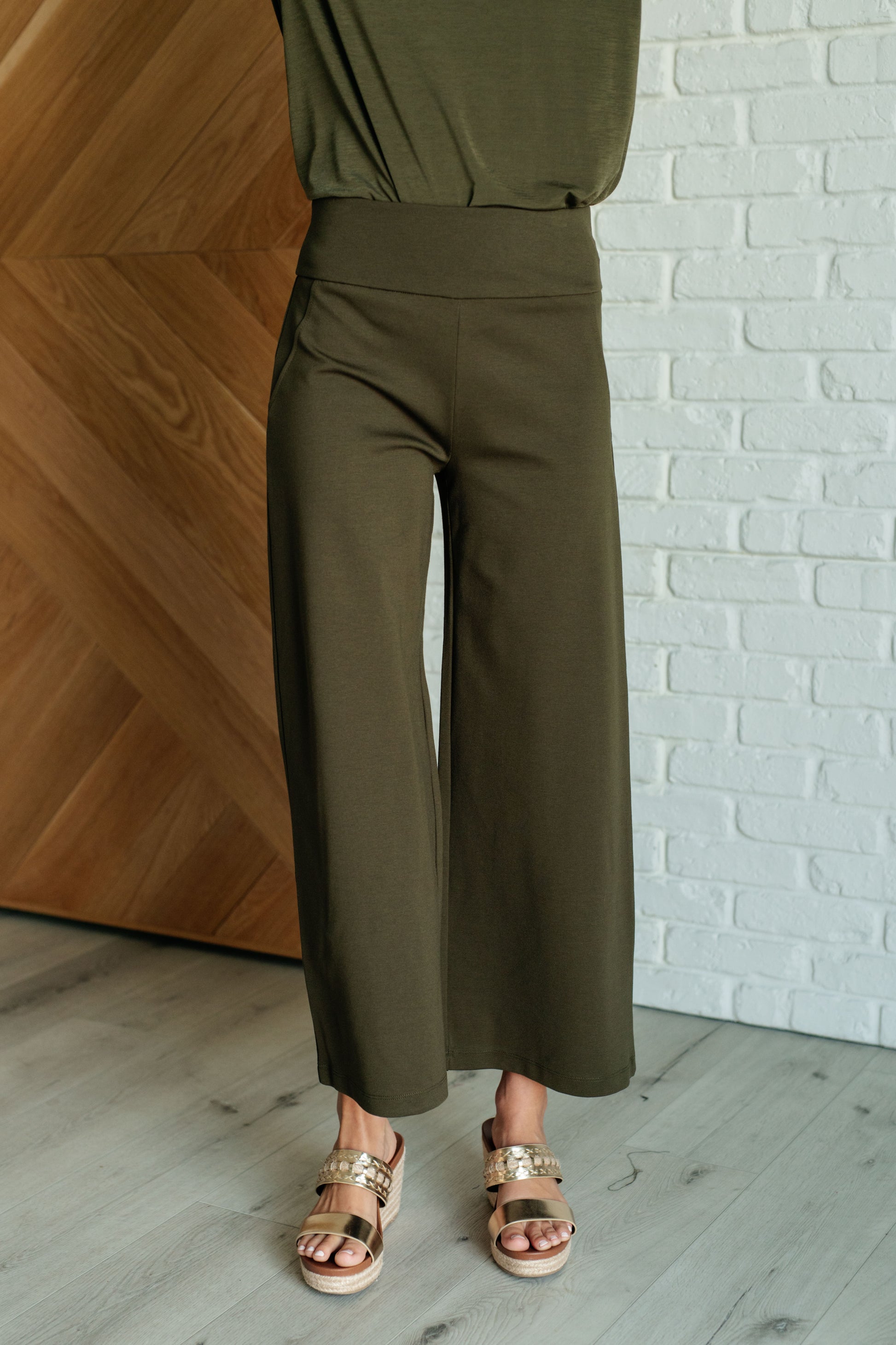 Natural Grace Wide Leg Crop Pants - Redtop