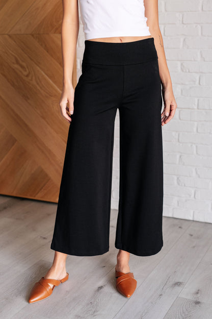 Vegas Edge & Elegance Wide Crop Pants in Black