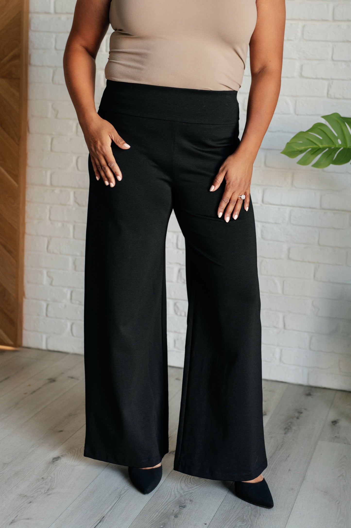 Vegas Wide Leg Pants in Black