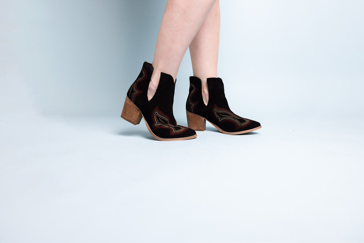 Sleek Sophistication Ankle Boots - Tan