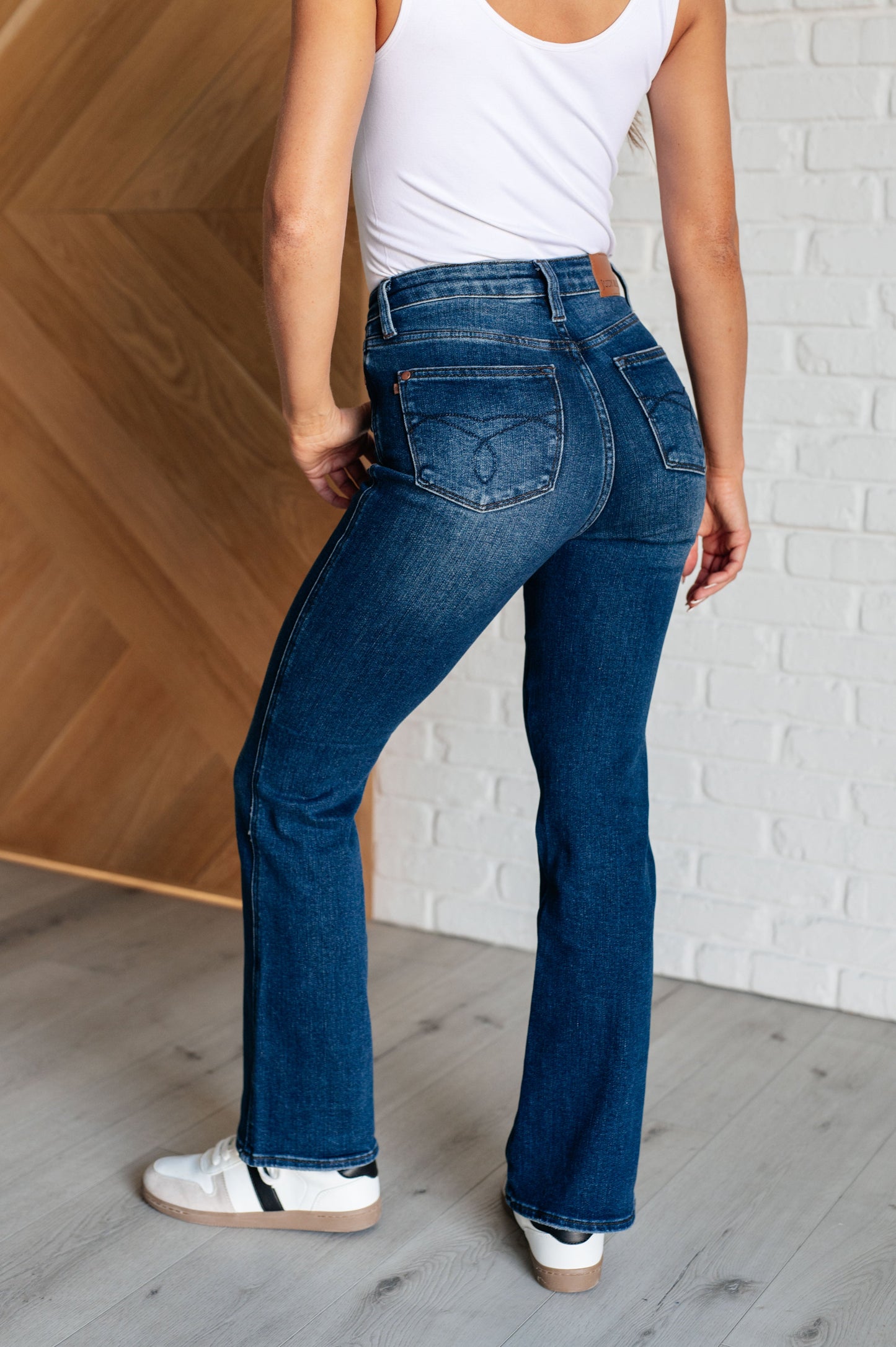 Sculpt & Lift Bootcut Bootcut Jeans