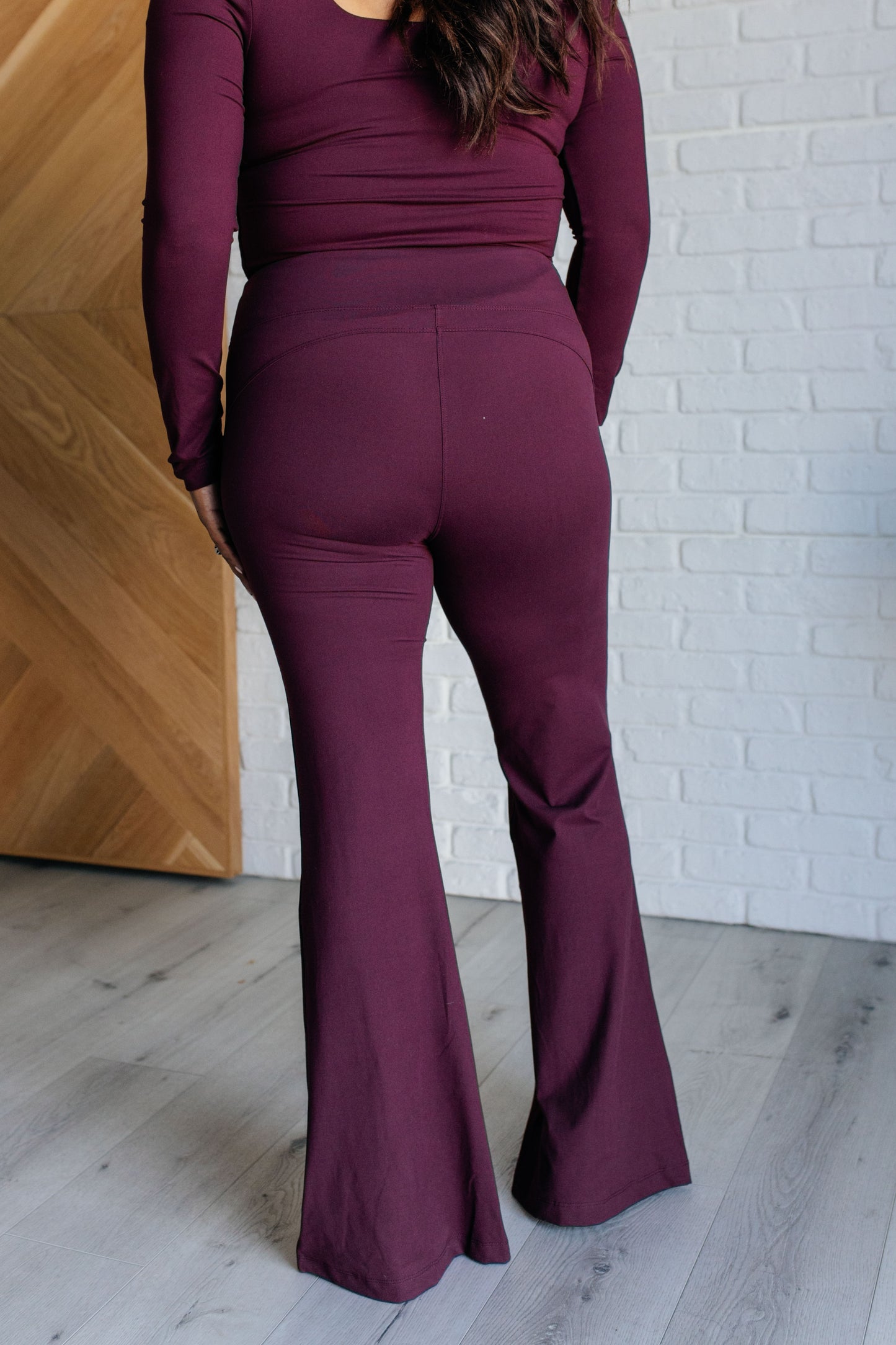 Pulse Flare Performance Leggings - Cassis