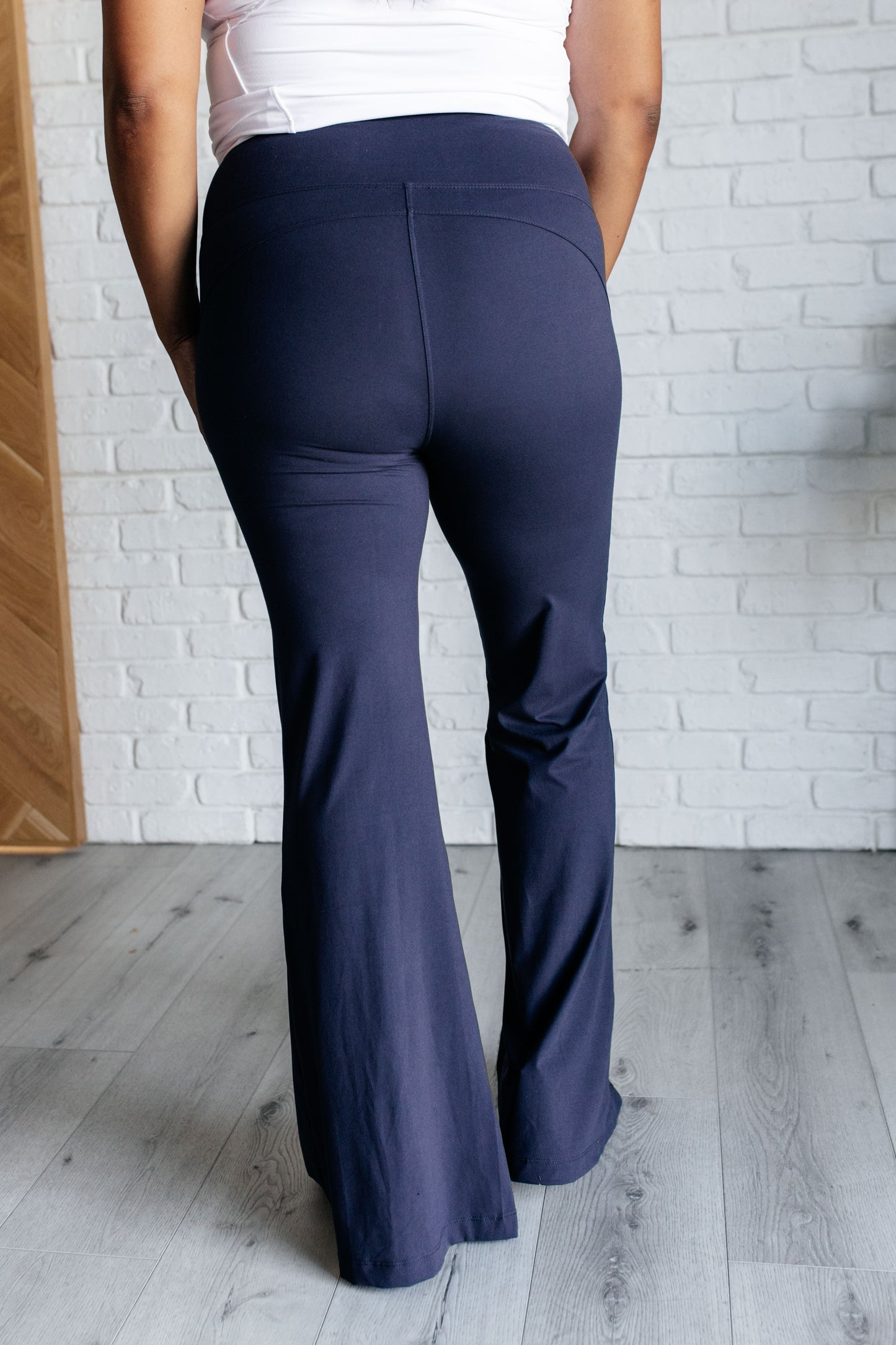 Pulse Flare Performance Leggings - Navy