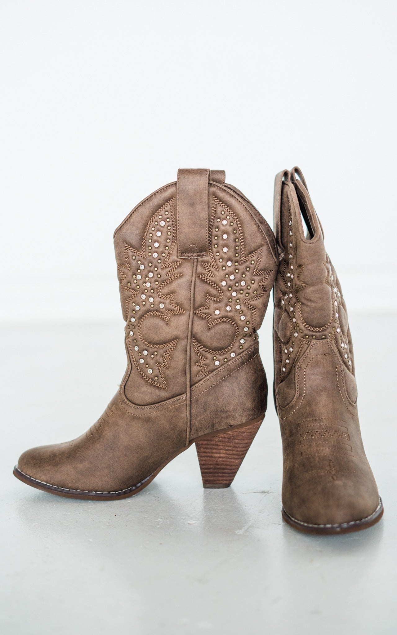 Outlaw Spirit Taupe Cowboy Boots - Redtop