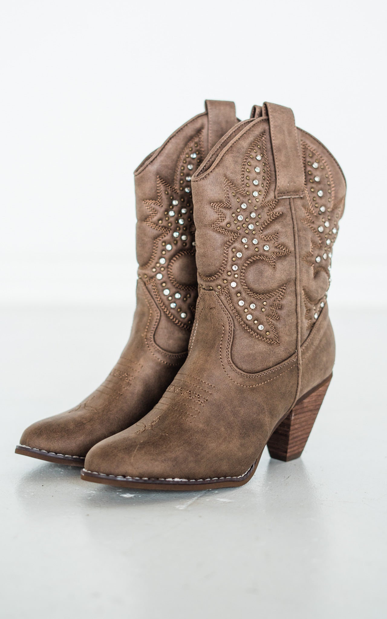 Outlaw Spirit Taupe Cowboy Boots - Redtop