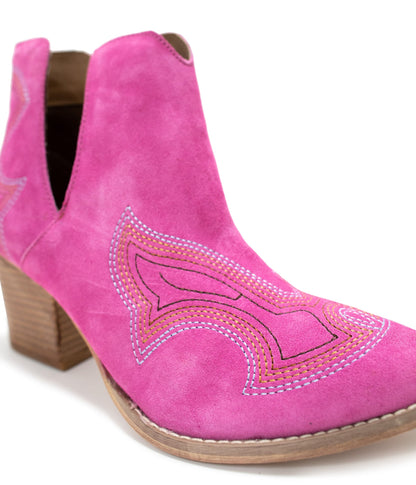 Sleek Sophistication Ankle Boots - Magenta