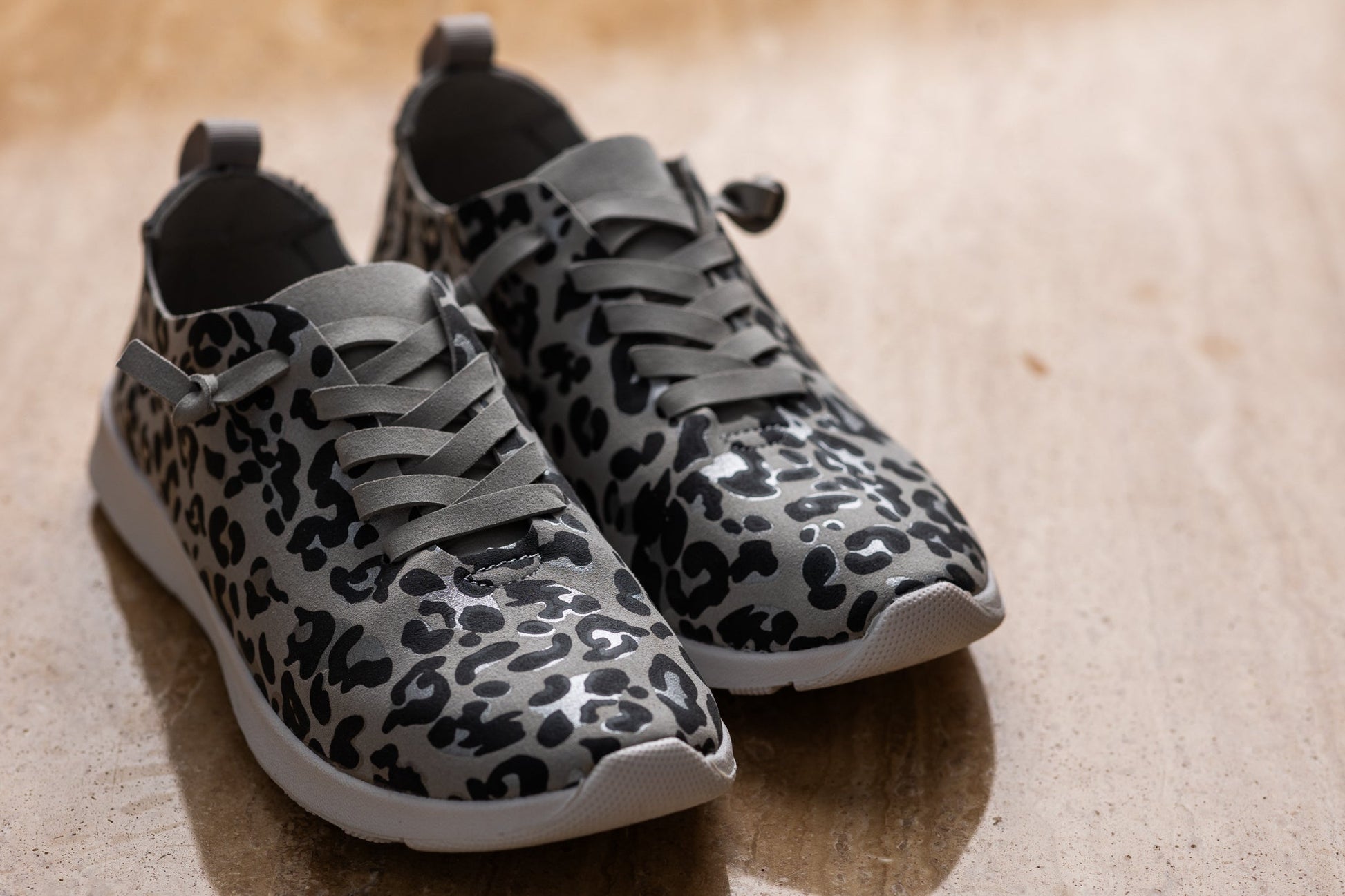 Savannah Style Grey Leopard Sneakers - Redtop